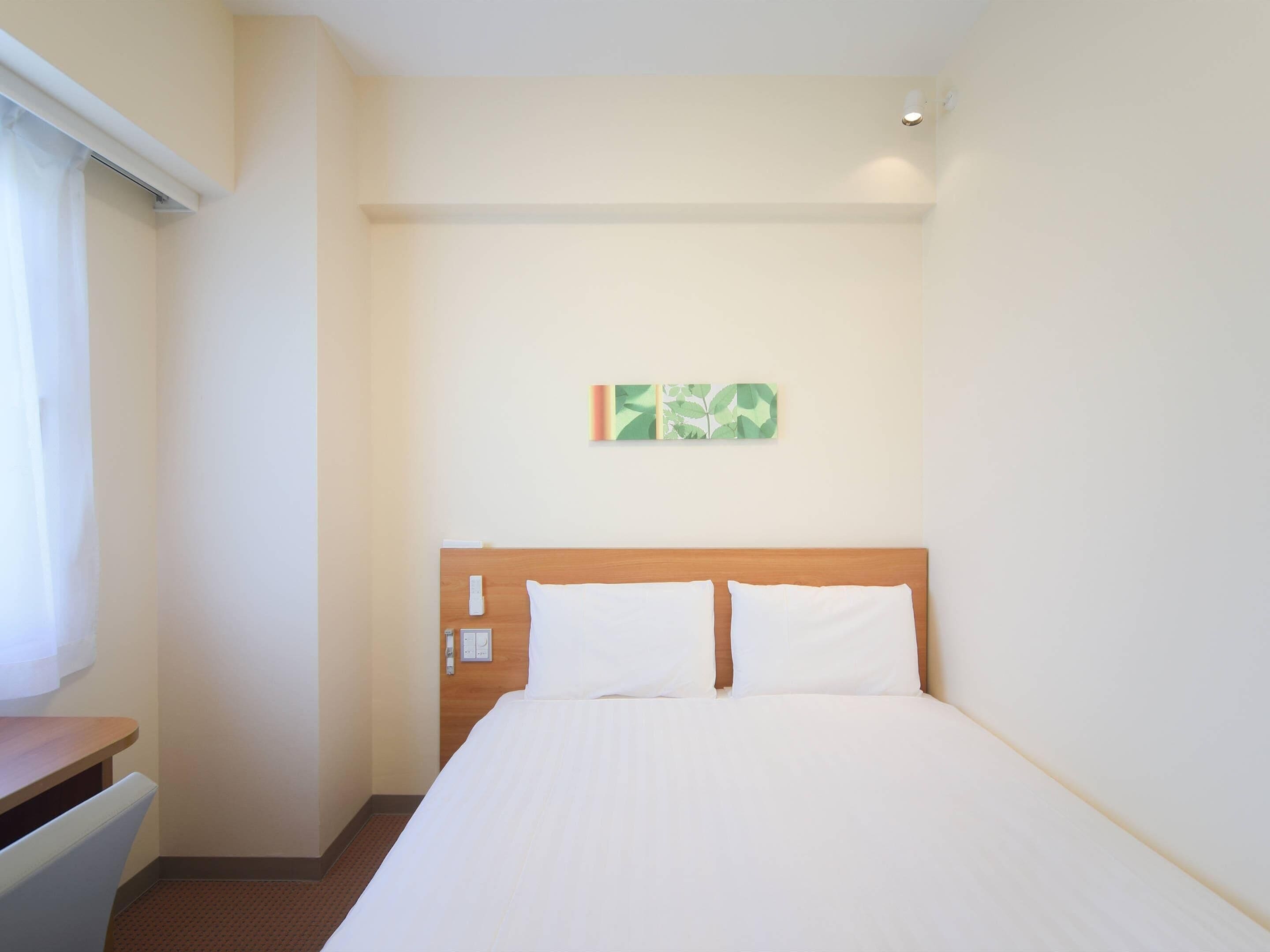 標準客房, 1 張標準雙人床, 非吸煙房 | 羽絨被、書桌、筆電工作空間、遮光布/窗簾