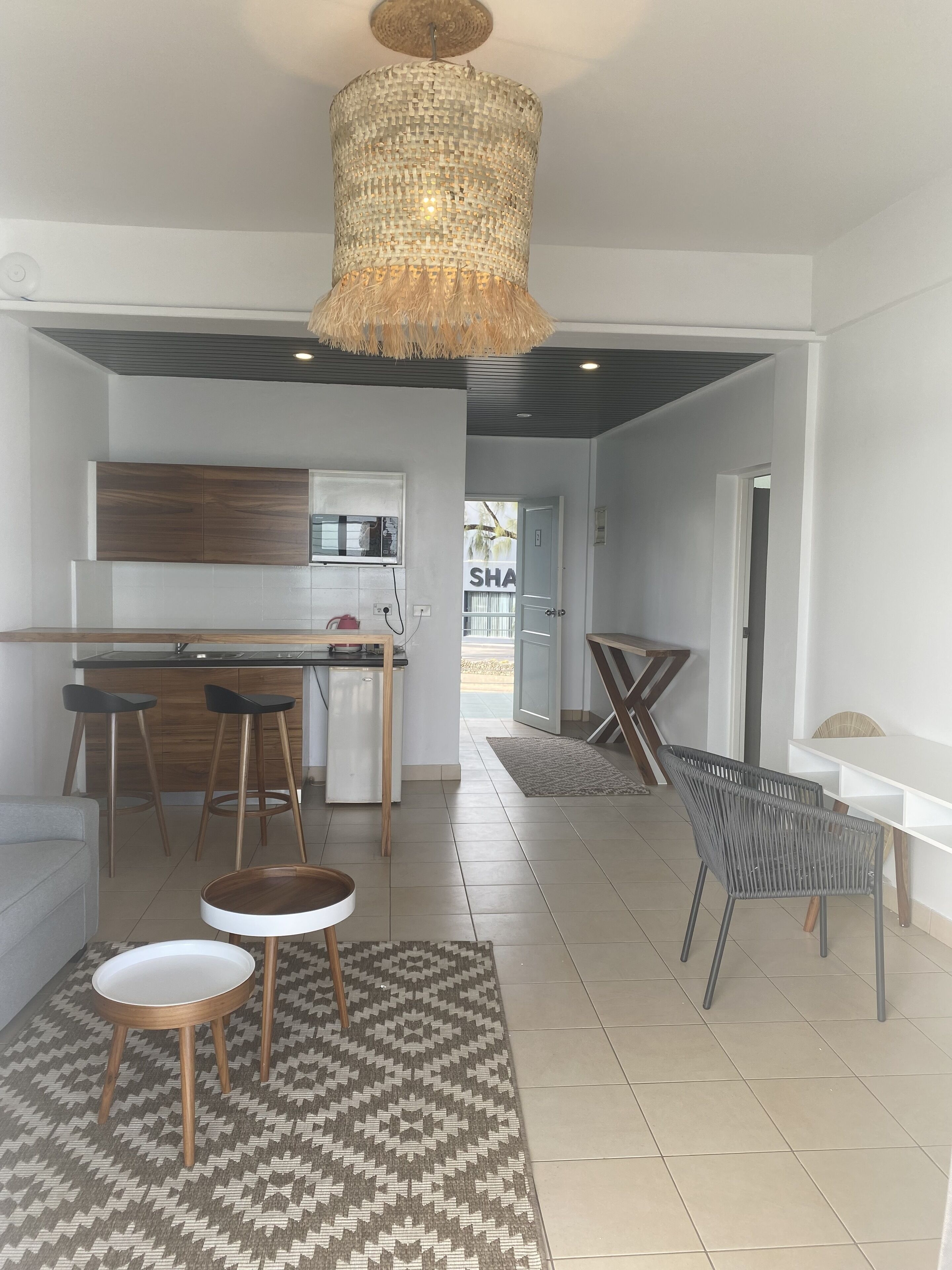 32-inch lcd tv with satellite channels, tv