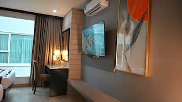 1 bedroom, premium bedding, down comforters, minibar