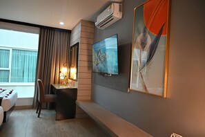 1 bedroom, premium bedding, down comforters, minibar