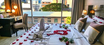 Boss Suites Nana Hotel