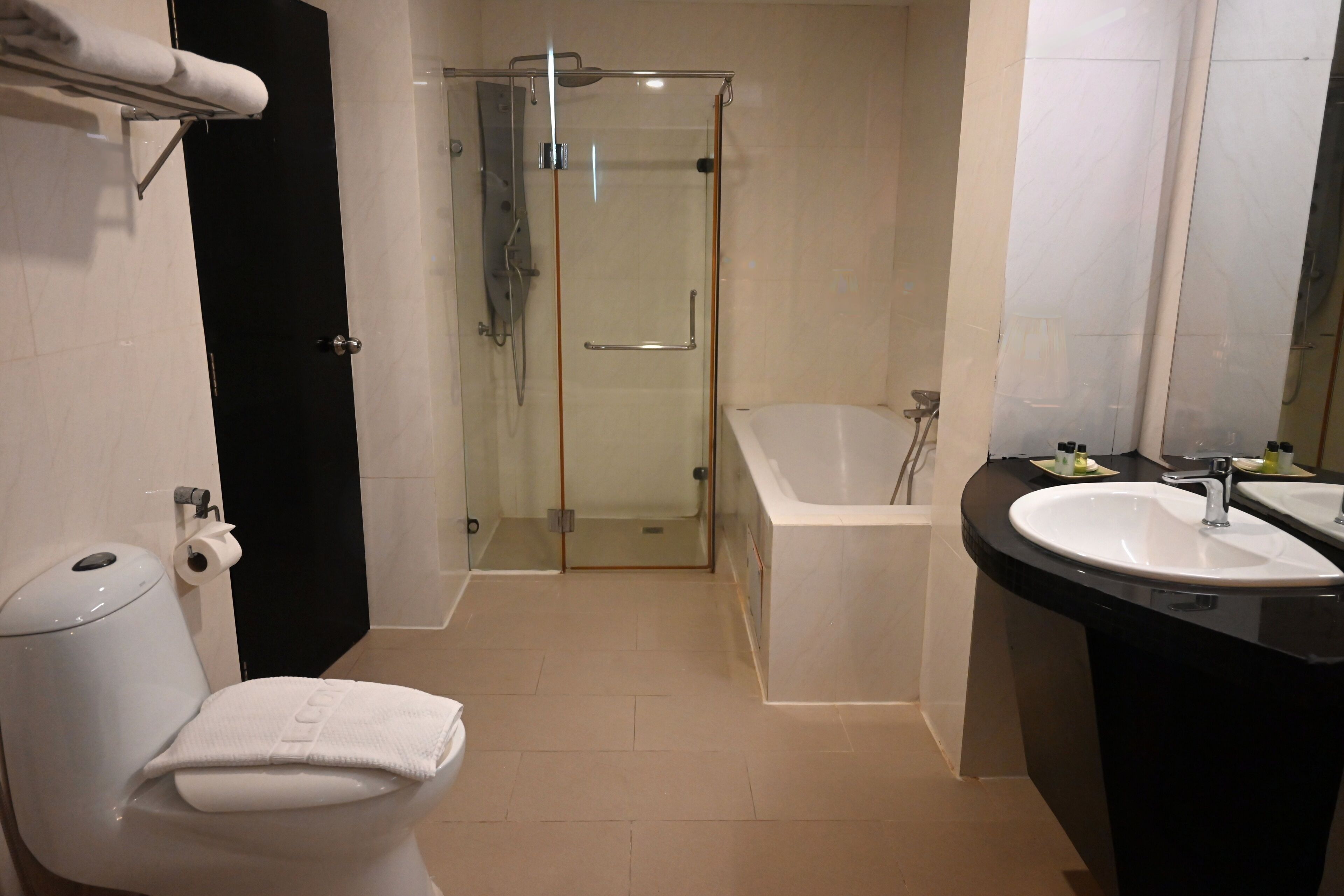 Photo - Boss Suites Nana Hotel