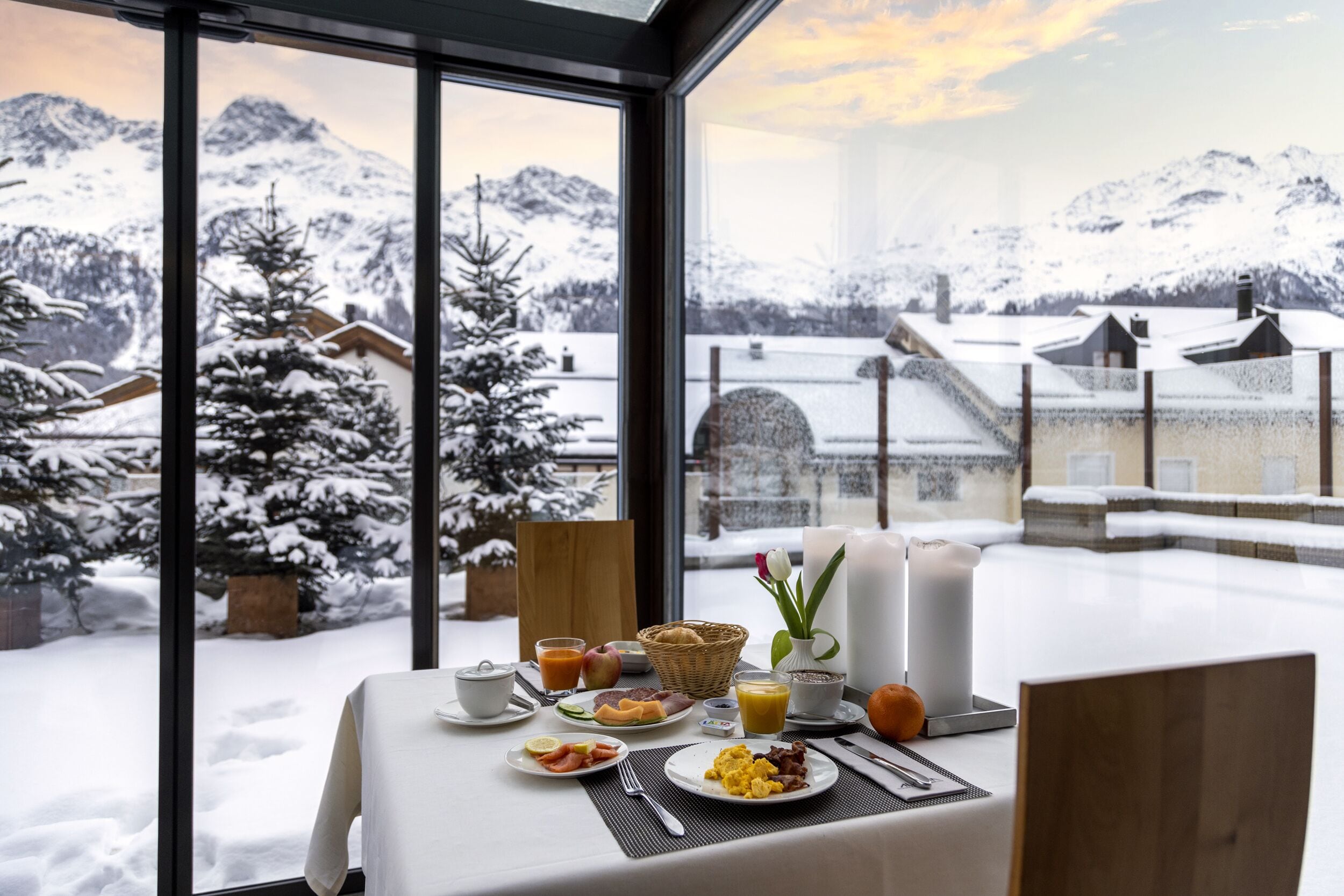 2 Restaurants, Mittagessen, Abendessen, thailändische Küche