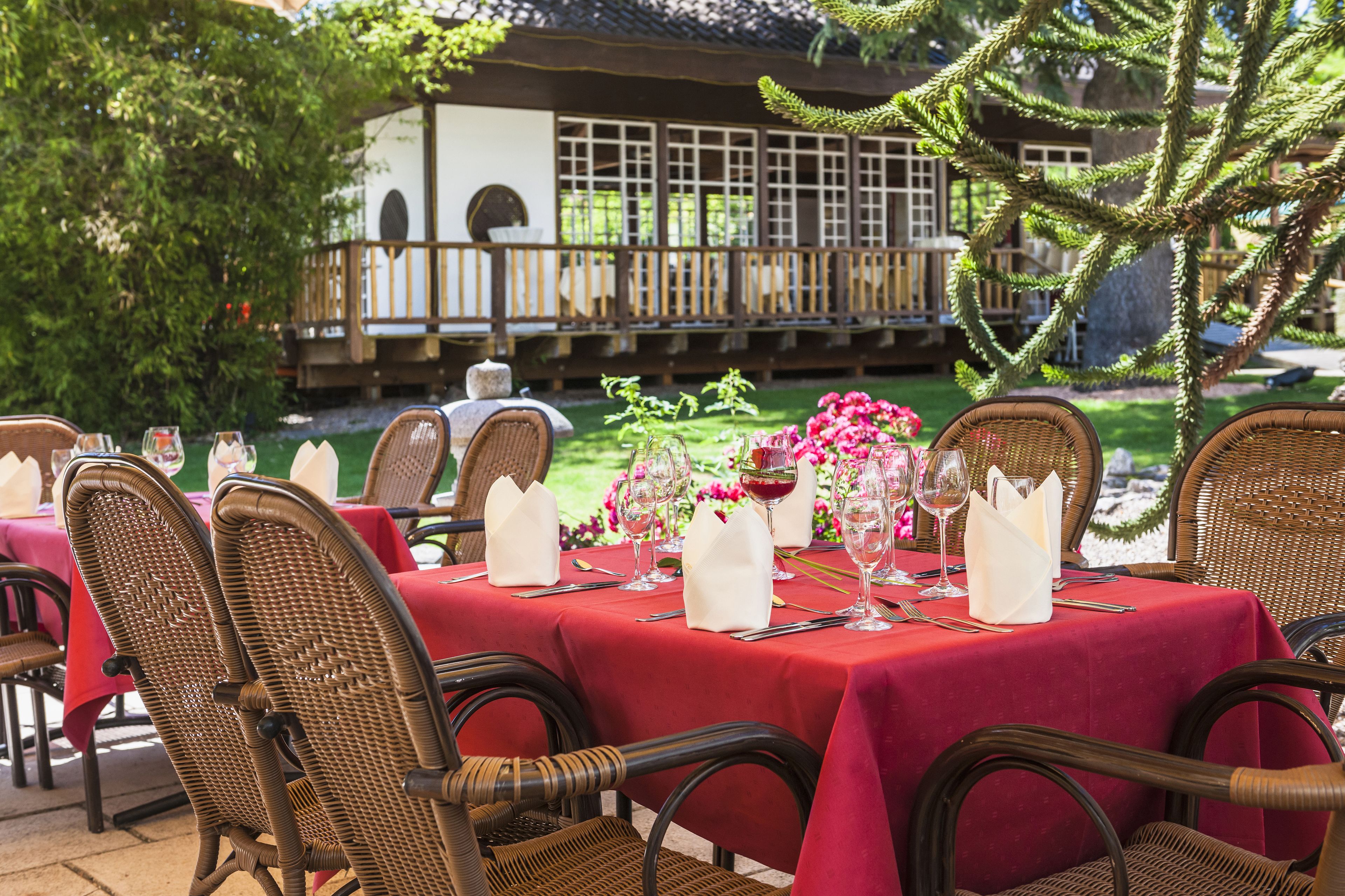 breakfast, lunch, dinner served; international cuisine, garden views