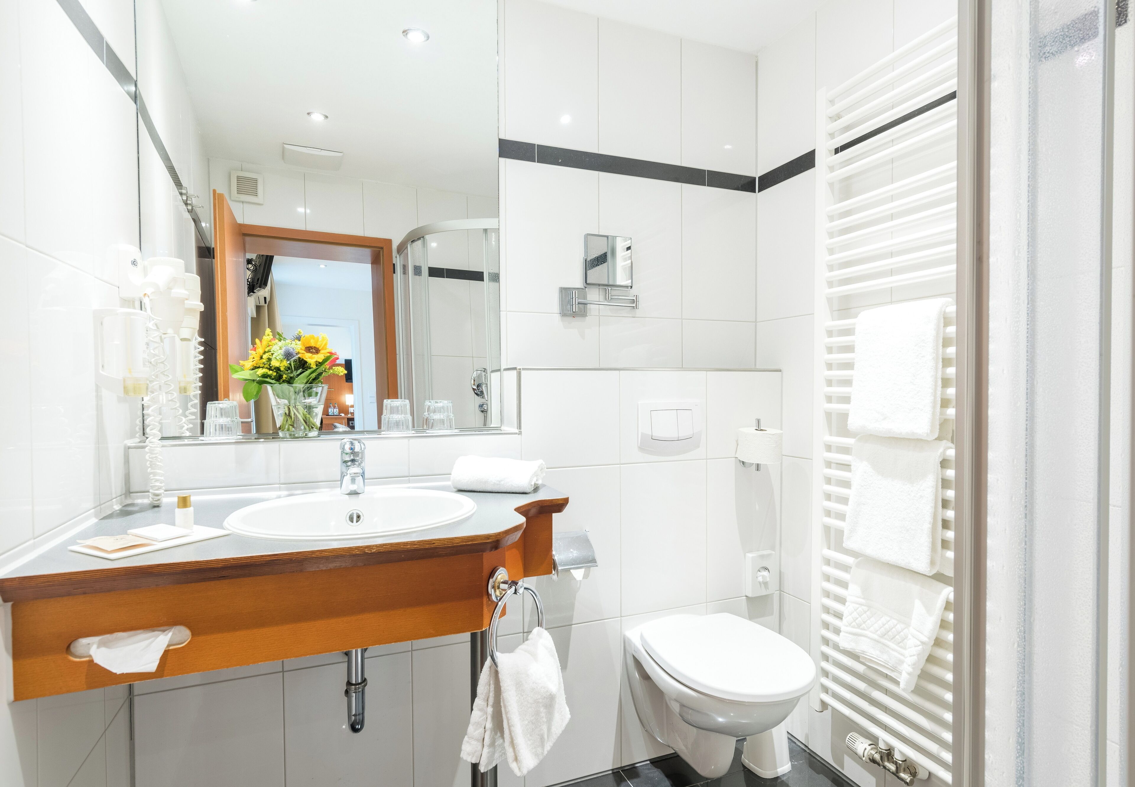 superior room | bathroom | free toiletries, hair dryer, bathrobes, slippers