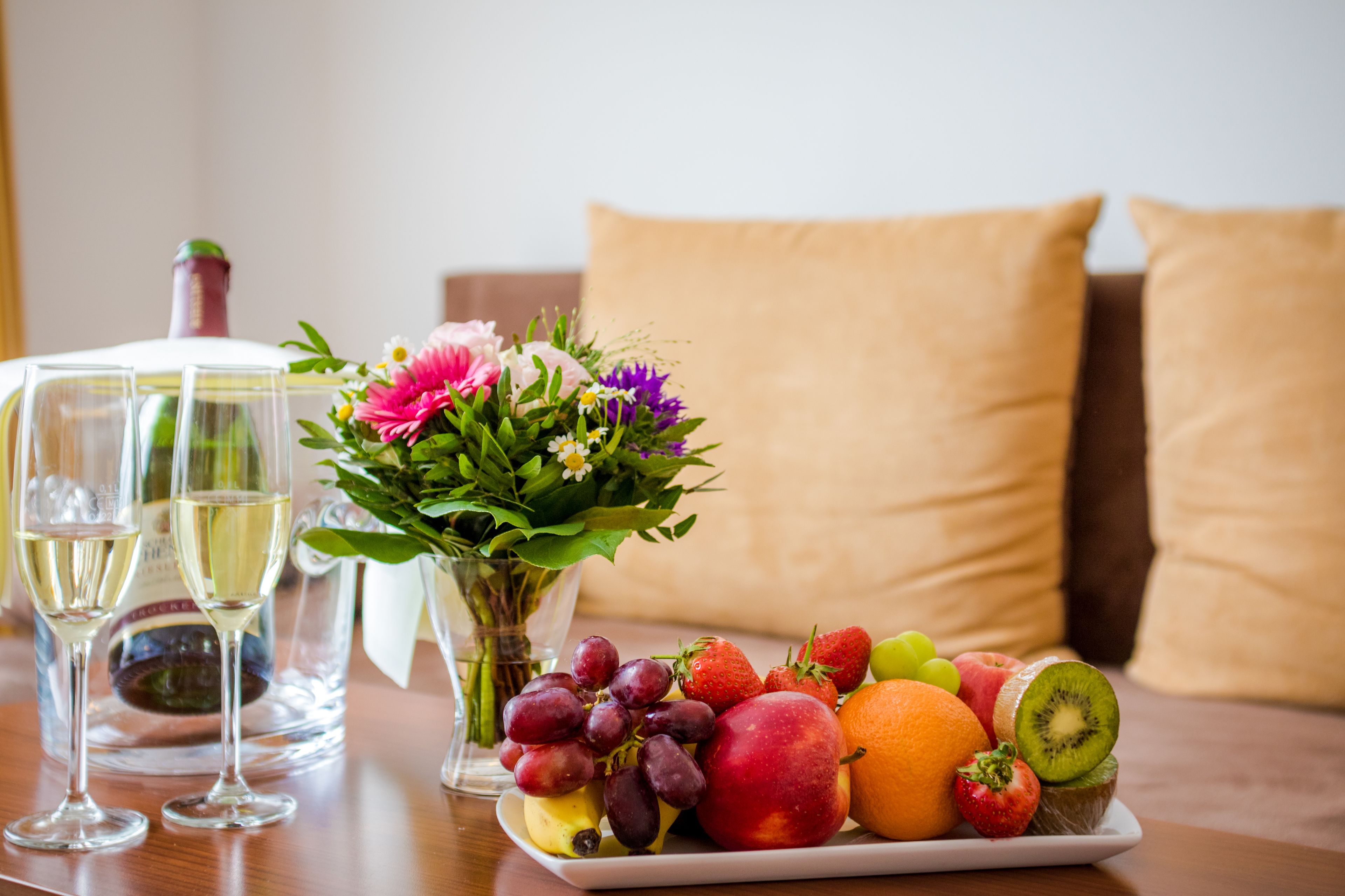 suite | 1 bedroom, premium bedding, in-room safe, individually furnished