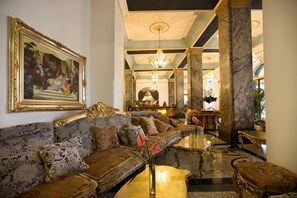 Lobby sitting area - Häcker's Grand Hotel Bad Ems (Bad Ems)