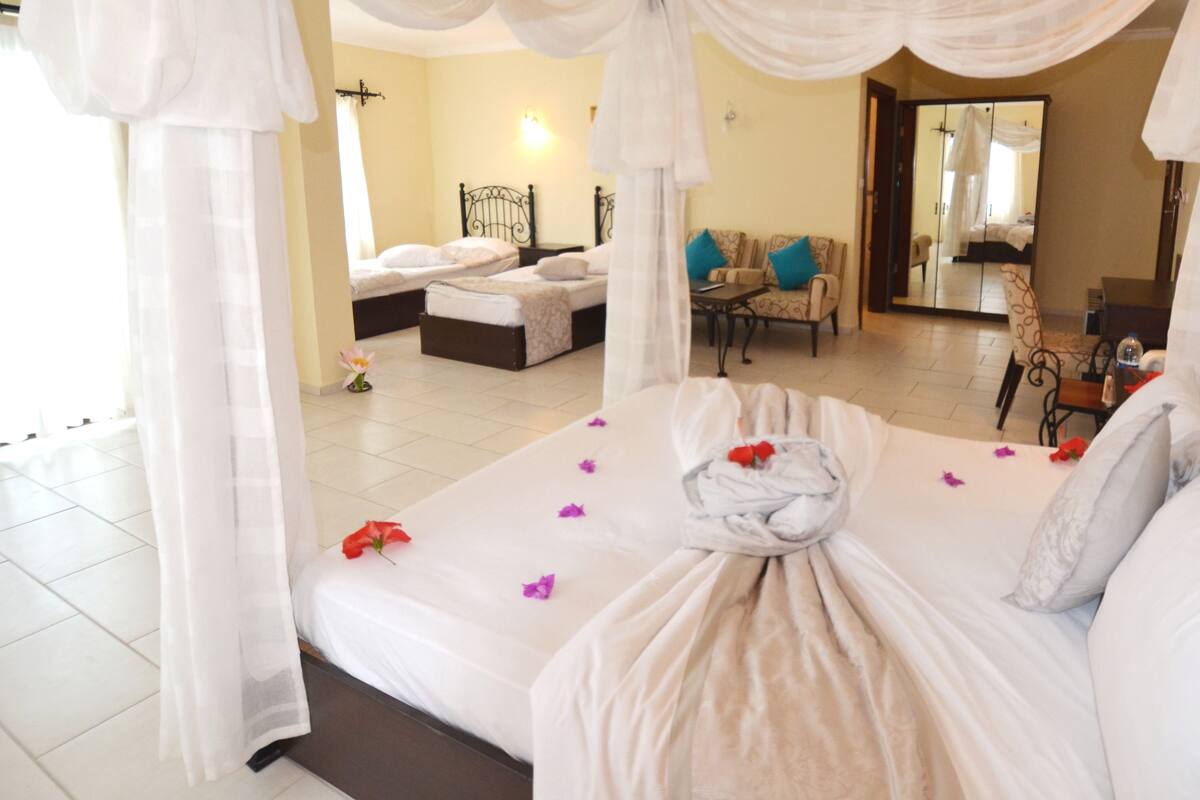 Suite, Sea View, Corner | Premium bedding, pillowtop beds, in-room safe, desk