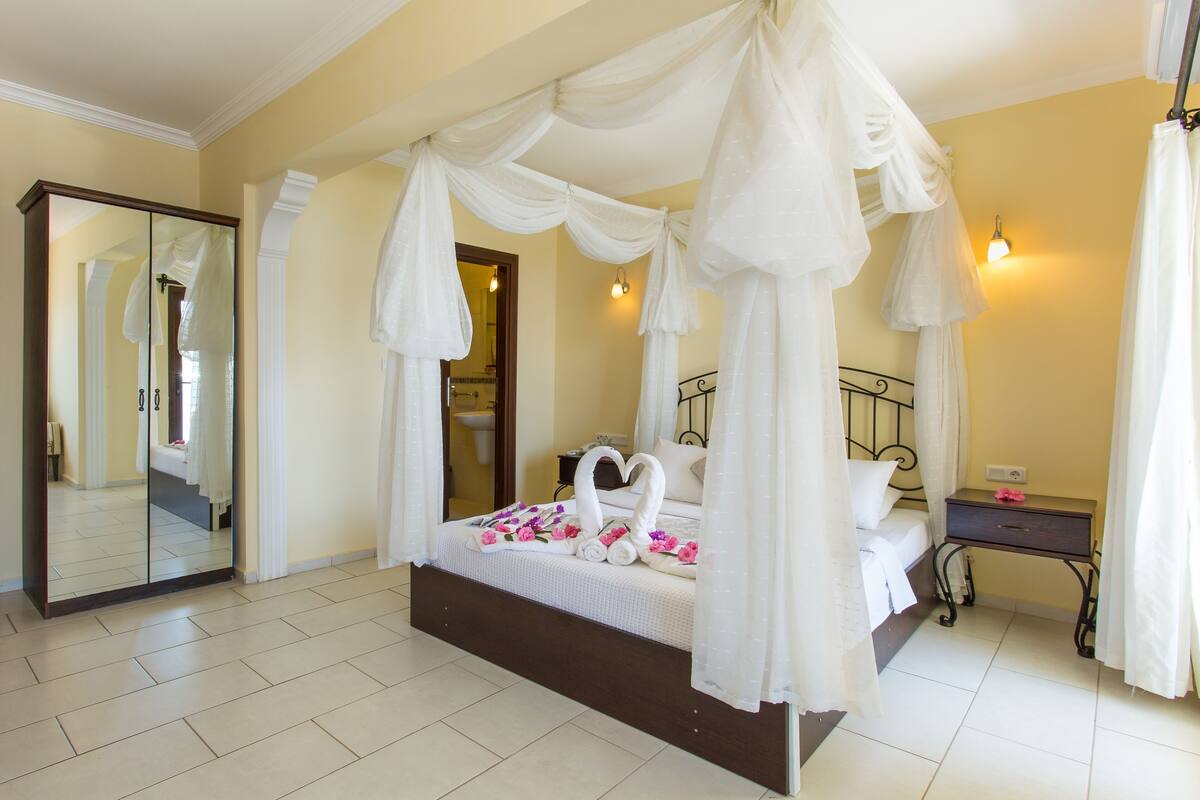 Standard Double Room | Premium bedding, pillowtop beds, in-room safe, desk