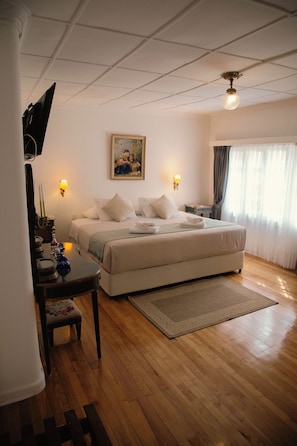 Individually decorated, individually furnished, soundproofing