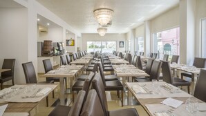 Breakfast, lunch and dinner served - Hotel Bristol Terme (Ischia)