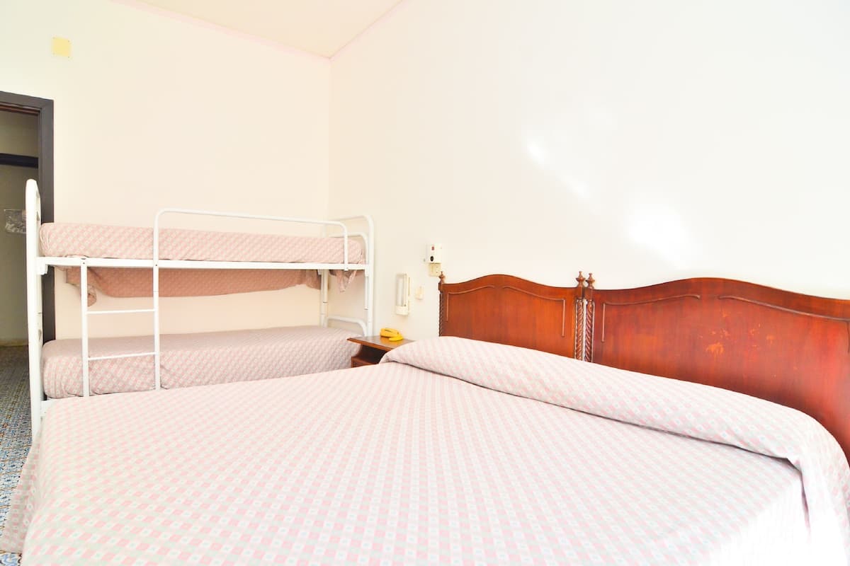 Premium bedding, in-room safe, desk, blackout curtains