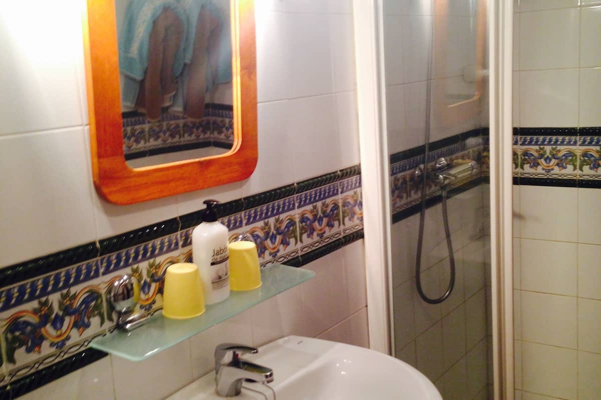 double room | bathroom sink