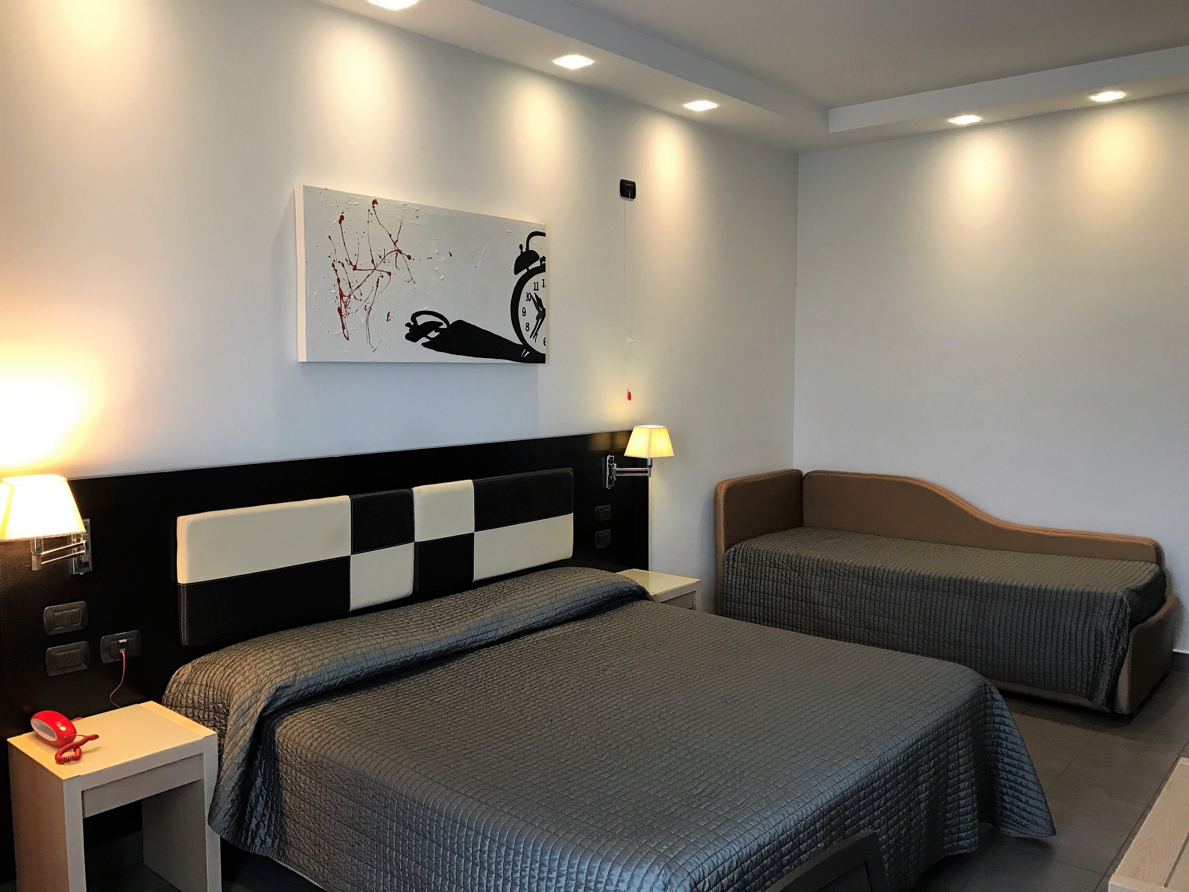 triple room | premium bedding, minibar, in-room safe, desk