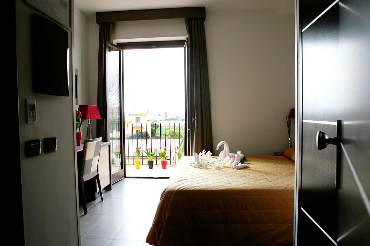 superior double room | premium bedding, minibar, in-room safe, desk