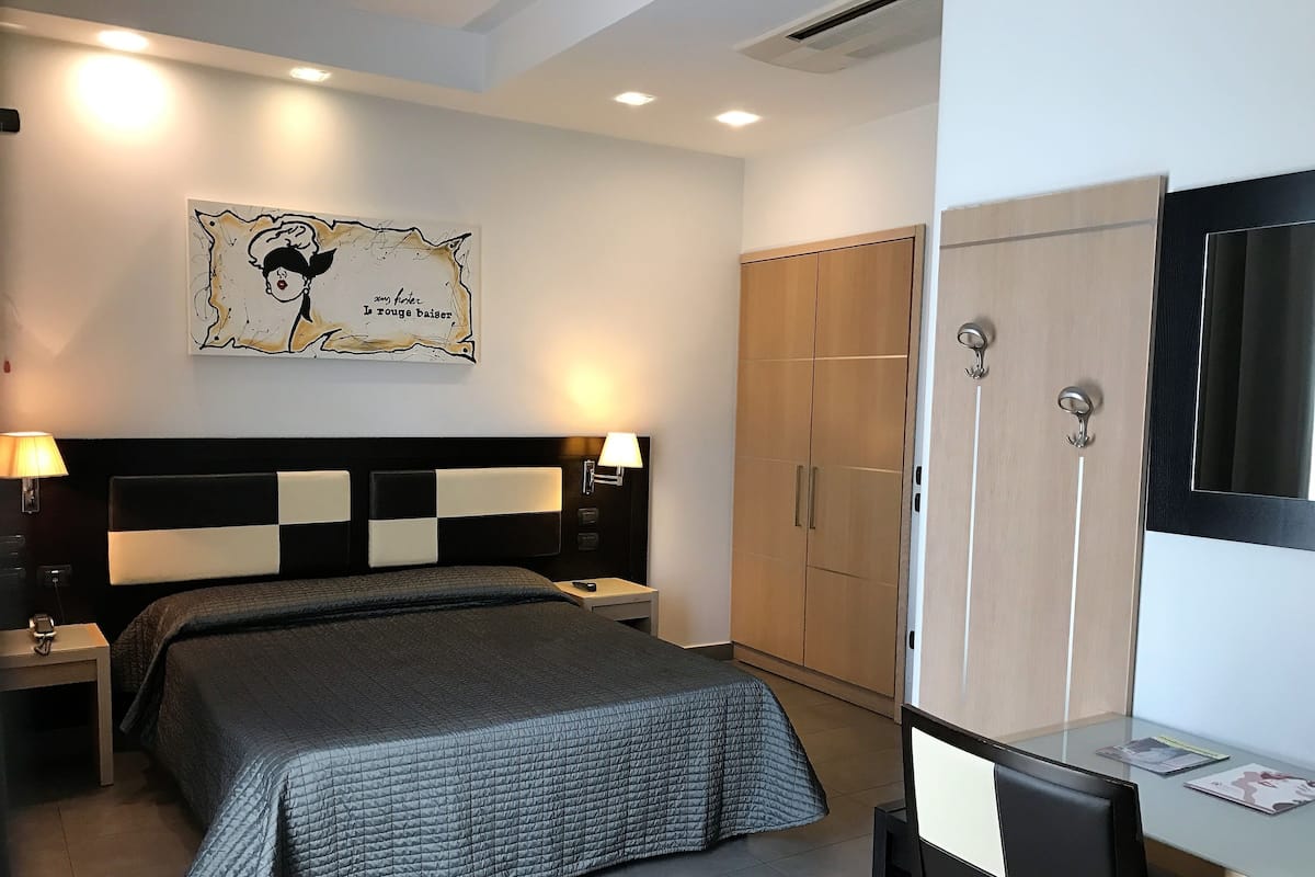 Premium bedding, minibar, in-room safe, desk