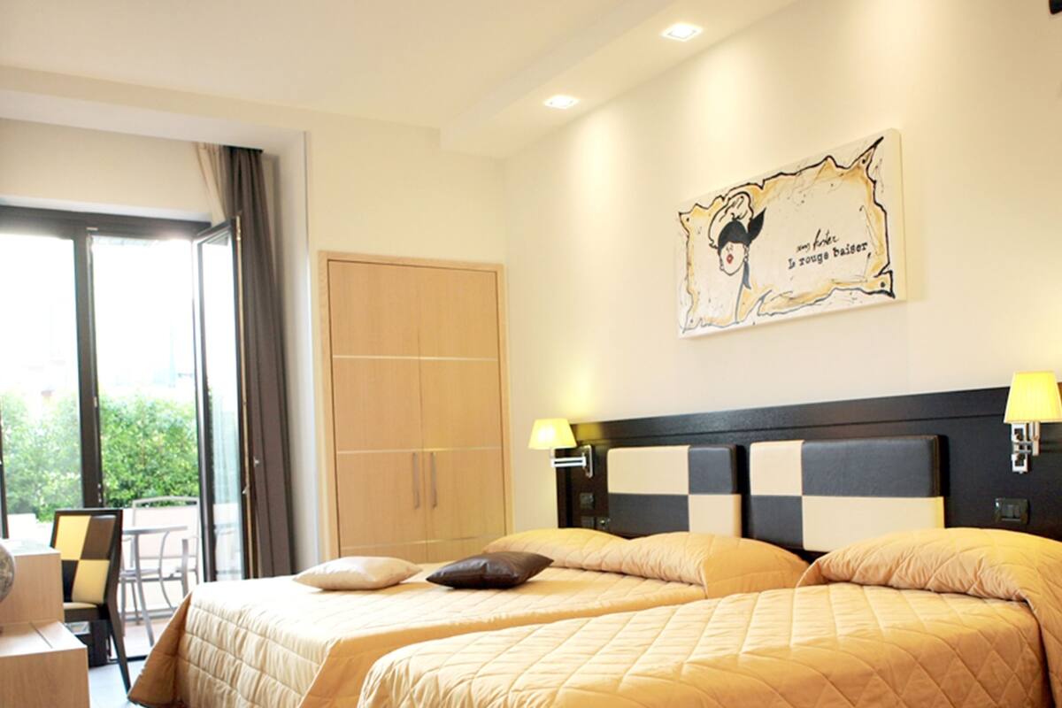 Premium bedding, minibar, in-room safe, desk