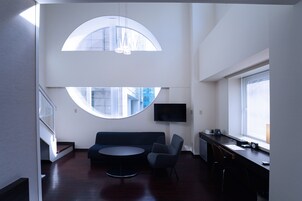 Executive Room (Maisonette), Non-smoking | Desk, free WiFi