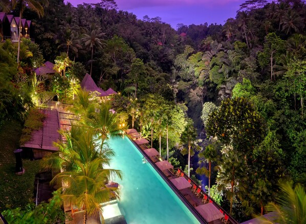 室外泳池;08:00 至 20:00 開放;免費小屋、泳池傘