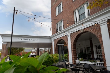 Exterior. Hanover Inn Dartmouth