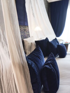 Doppelzimmer (Standard ) | Hochwertige Bettwaren, Minibar, Zimmersafe, individuell dekoriert
