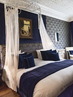 Double Room (Standard ) | Premium bedding, minibar, in-room safe, individually decorated - Hôtel particulier Le DOGE, Relais & Châteaux (Casablanca)