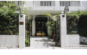 Property entrance - Hôtel particulier Le DOGE, Relais & Châteaux (Casablanca)