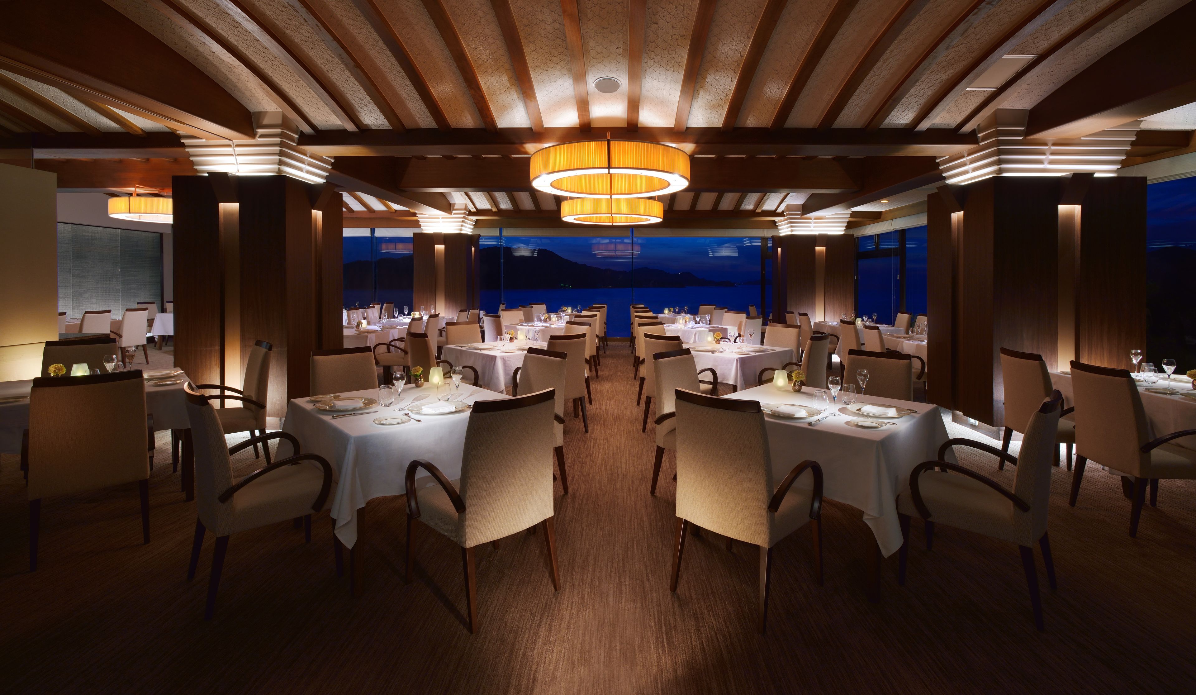 2 restaurants, breakfast, lunch, dinner served; French cuisine 