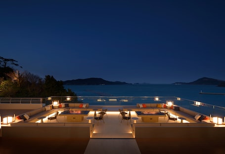 Terrace/patio. Toba Hotel International