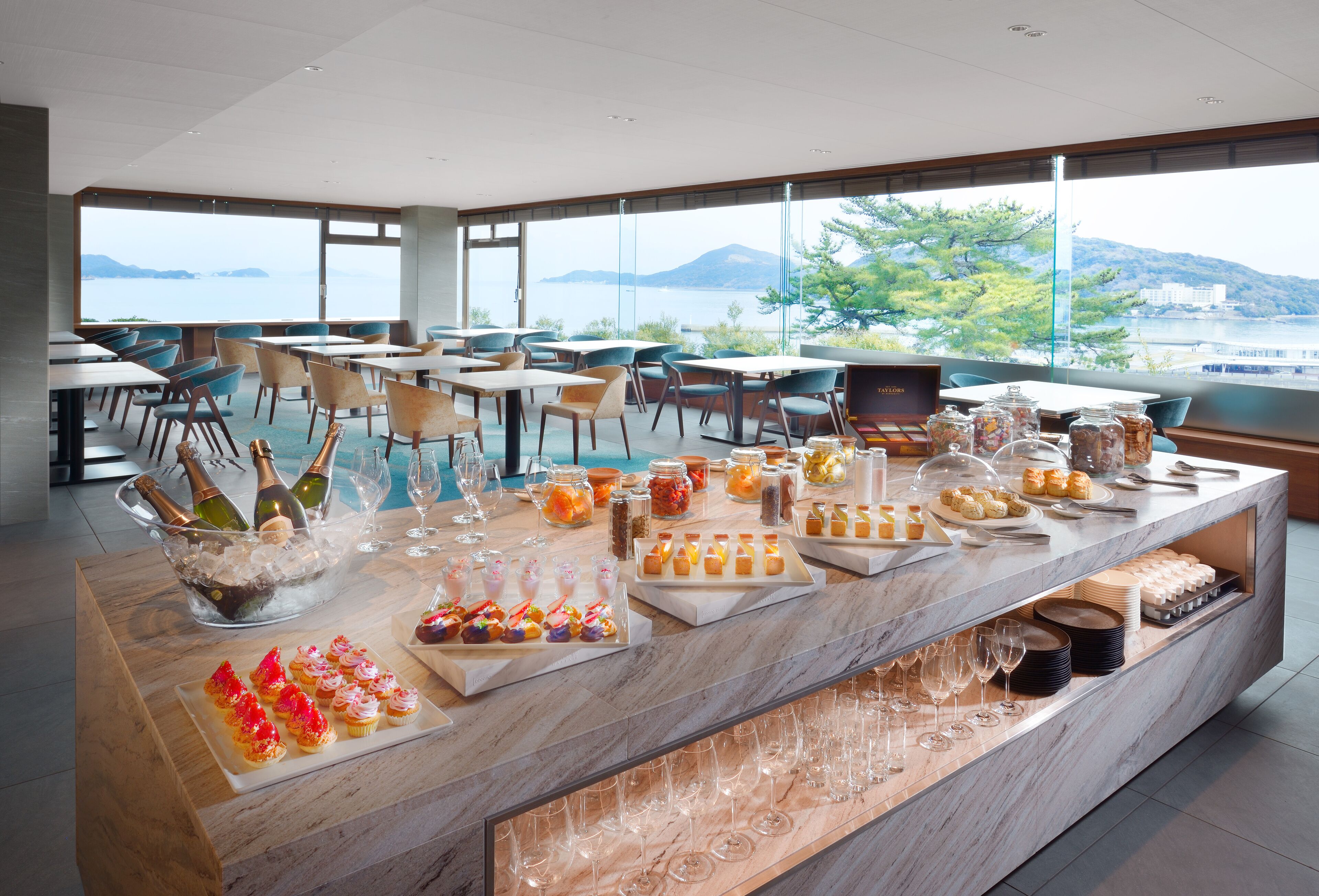 ocean view suite, club, non smoking, with club lounge access | executive lounge