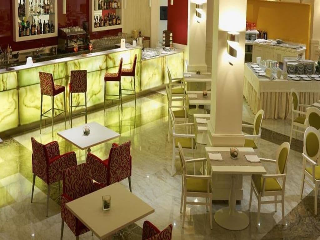 Photo - JR Hotels Oriente Bari