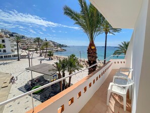 Standard Double Room, 2 Twin Beds, Partial Sea View | Terrace/patio - Hotel Figueretes (Ibiza Town)