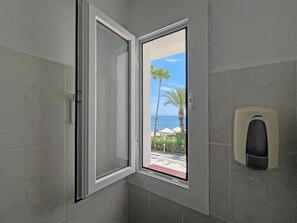 Standard Double Room, 2 Single Beds, Partial Sea View