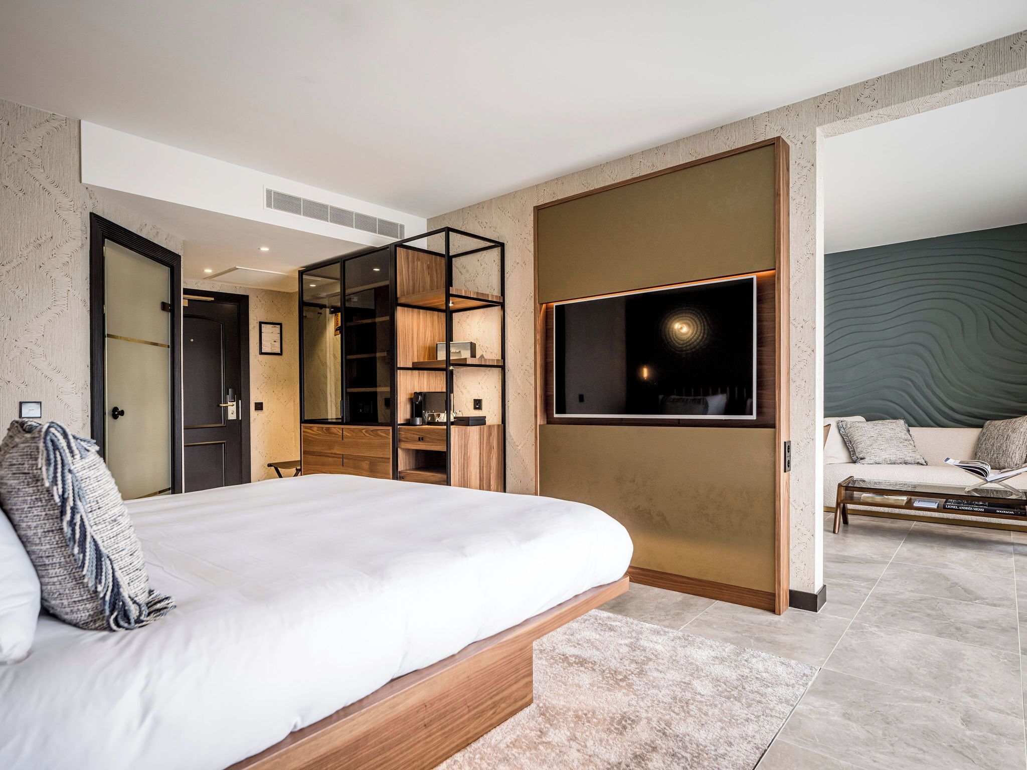 dutch king | 1 bedroom, premium bedding, in-room safe, blackout curtains