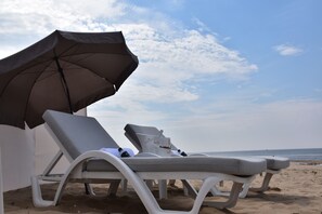 Beach nearby, 13 beach bars - Alexander Hotel (Noordwijk)