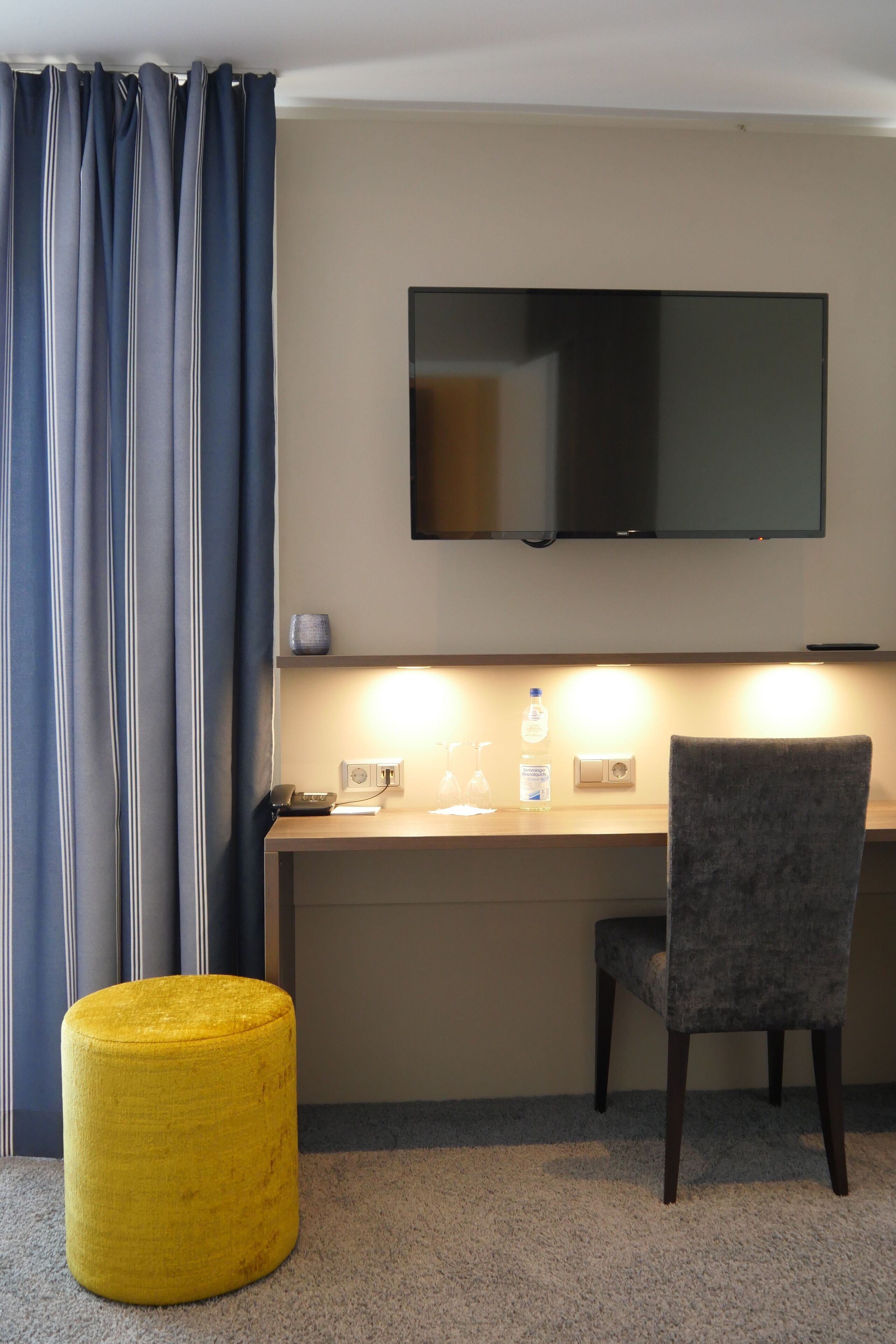 junior suite | 1 bedroom, hypo-allergenic bedding, minibar, in-room safe