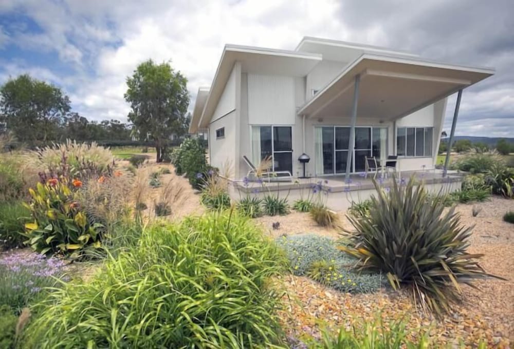 Azjure Studio Retreat by null