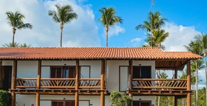 Fachada de la propiedad por la tarde o noche