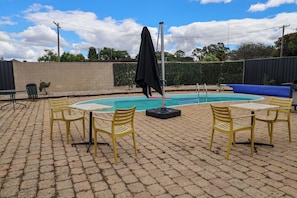 Piscine extérieure (ouverte en saison)