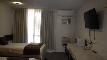 Ameublement personnalisé, bureau, draps fournis