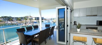 Beachside Magnetic Harbour