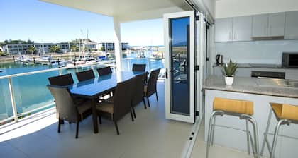 Beachside Magnetic Harbour