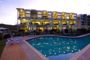 Outdoor pool - Beachside Magnetic Harbour (Nelly Bay)
