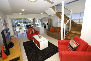 Living area - Beachside Magnetic Harbour (Nelly Bay)