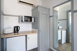 Microwave - Ben Chifley Motor Inn (Bathurst)