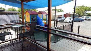 Área de juegos infantiles al aire libre