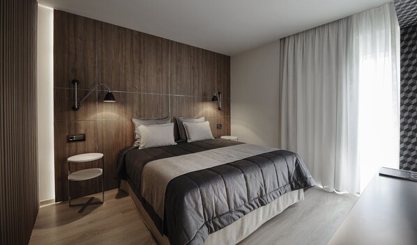 Deluxe Suite, 1 King Bed with Sofa bed