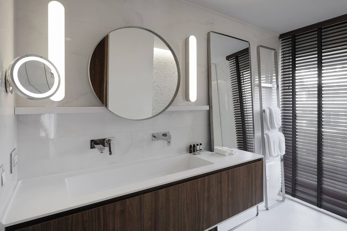 deluxe suite, 1 king bed with sofa bed | egyptian cotton sheets, premium bedding, pillow-top beds, minibar