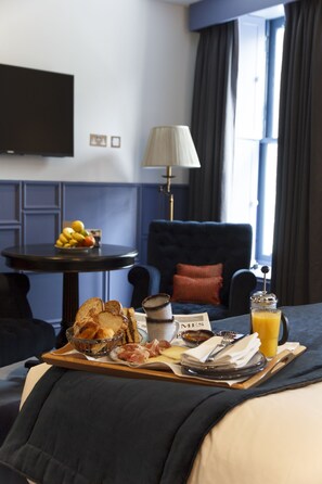 Suite | Room service - dining - Leicester House (London)