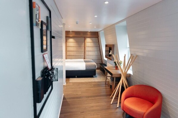 Minibar, in-room safe, desk, soundproofing